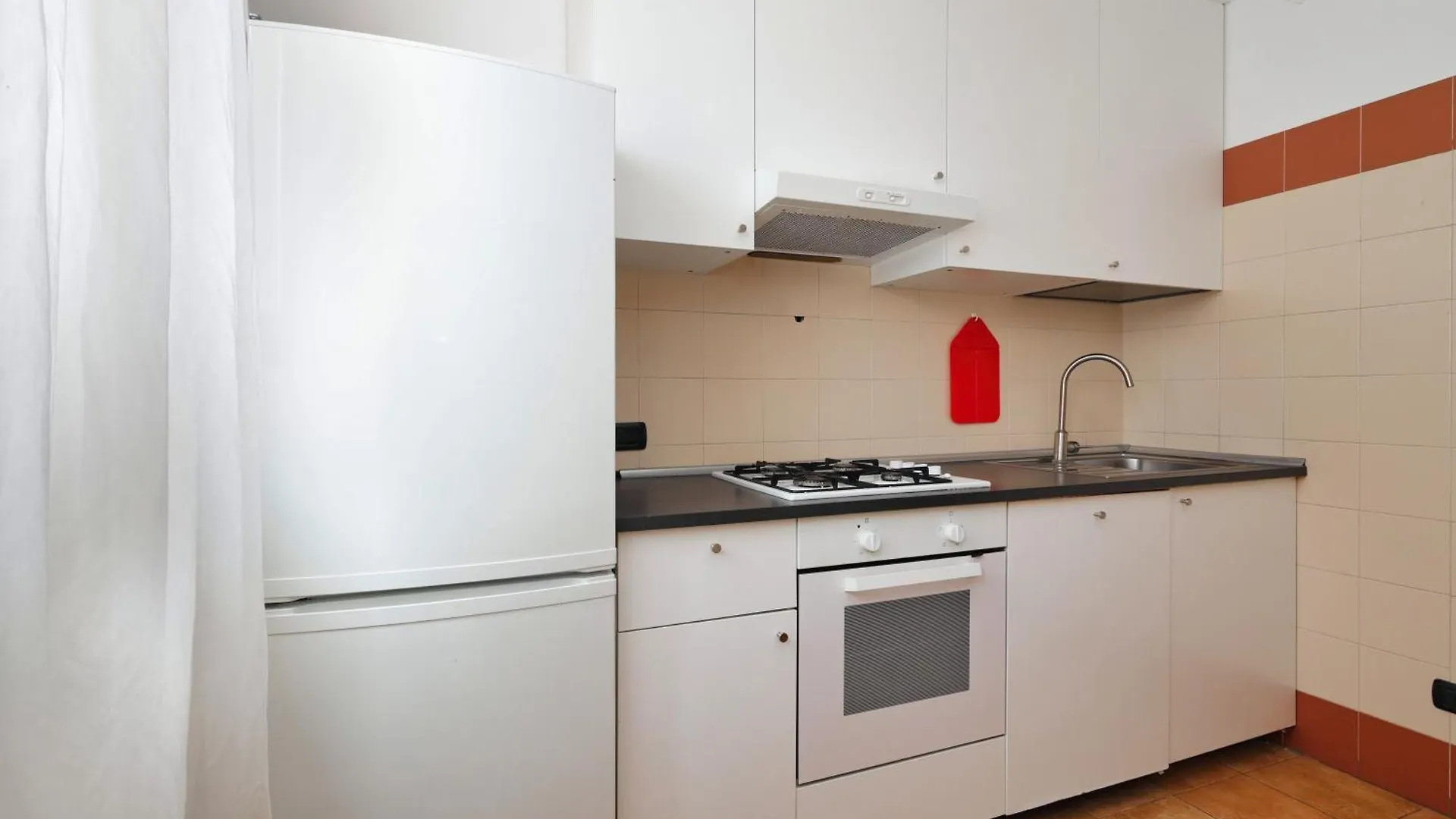 Joivy Lovely 4-Bed Flat With Balcony Apartment Milan