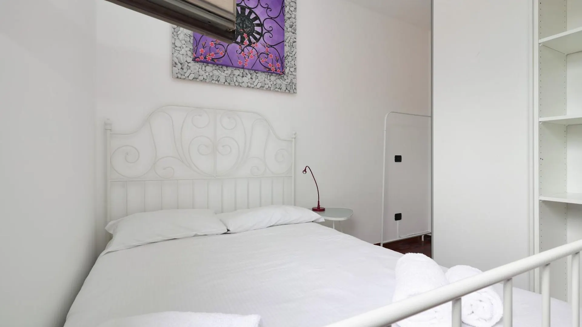 Joivy Lovely 4-Bed Flat With Balcony Apartment Milan