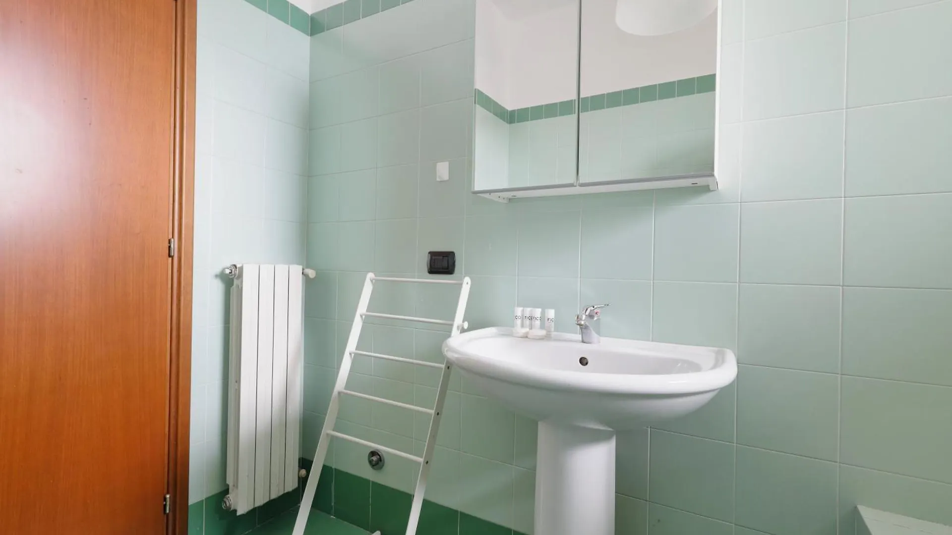 Joivy Lovely 4-Bed Flat With Balcony Apartment Milan Italy